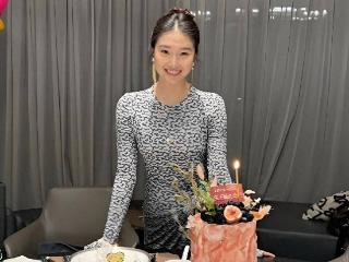 马伊琍为16岁女儿庆生照曝光！单亲孩子的成长有泪水