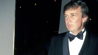 特朗普26年前怀抱港女照片曝光，背后隐藏着他最狼狈的岁月