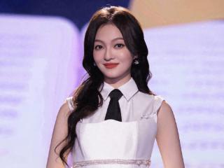 蔡依林国庆沉默惹争议！过往黑历史被扒，网友抵制演唱会呼吁严审