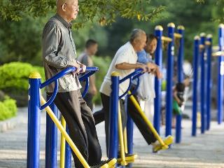 凡是能活到70岁以上的老人，大部分是从50岁起，不经常干4件事