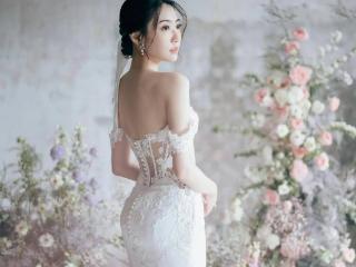 TVB“东张女神”晒婚纱照被指好事将近，曾与大32岁男星传出父女恋绯闻