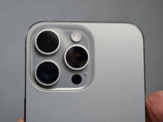 重大设计变化 曝iPhone 17后置摄像头或移至顶部中心