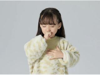 小孩久咳不止，是咳嗽变异性哮喘吗？给您4条鉴别方法
