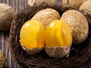 皮蛋保质期限是多久？皮蛋含铅吗？哪些人不宜多吃皮蛋？
