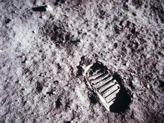 月球上的人类脚印能保留多长时间？科学家：比过去预测的要短得多