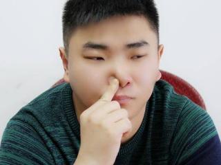 给挖鼻孔人的忠告：经常挖鼻孔，身体承受的后果，可不是鼻孔变大