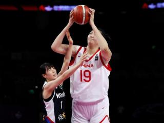 中国女篮进决赛，女姚明又发力！21分钟轰34分16板 韩国束手无策