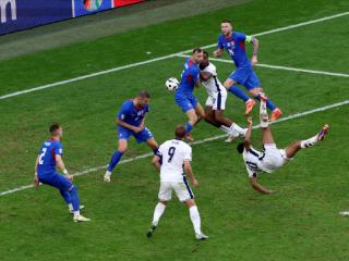 76秒绝平+绝杀！欧洲杯最神一战！谁注意贝林厄姆倒钩前发生了什么？