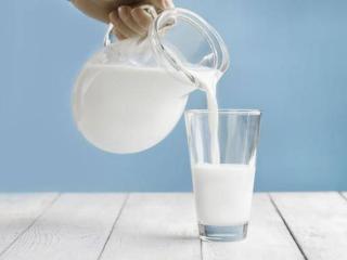 坚持喝牛奶，骨密度还是低，该怎么办？