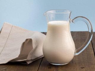 为什么中医不建议喝牛奶？牛奶到底伤脾胃吗？来听听专家怎么说