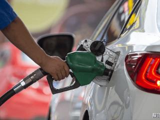 油价调整，上涨“2毛6/升”的92号汽油“破8入7”，7月26日调价