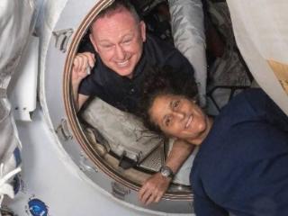 美国2名宇航员滞留太空超50天，“也考虑备用方案”