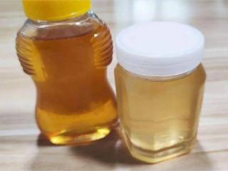 20年的养蜂人教你，如何迅速鉴别蜂蜜真假？只需一个瓶子