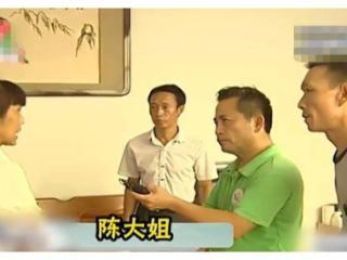 妻子凌晨2点去男邻居家，被丈夫暴揍，妻子：我是去看喜羊羊的