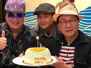 著名歌神庆祝76岁生日儿孙满堂劲热闹，入行60年零绯闻用情极专一