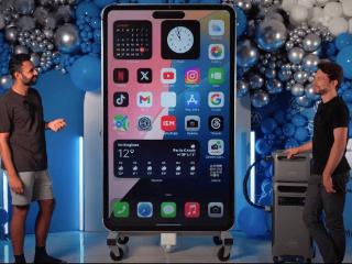 YouTuber打造2米高巨型iPhone 15 Pro Max，创下吉尼斯世界纪录