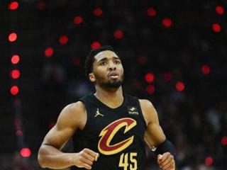 25赛季NBA顶尖球员榜单公布：米切尔屈居第16位