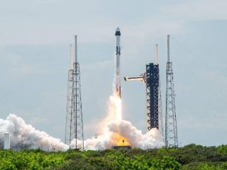 SpaceX“龙”飞船前往国际空间站，将带回两名滞留美国宇航员