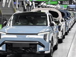 起亚全新纯电动SUV EV3在韩下线，明年或实现国产化