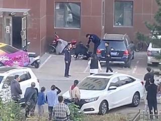 坠亡女网红男友为流量发“亡妻回忆录”，如此消费逝者应付出代价