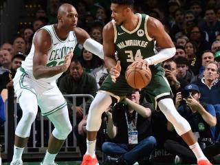 NBA常规赛：绿军击败雄鹿4连胜，布朗30+6利字合砍63分