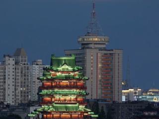 11月“天象剧场”：超级月亮“爬”上来，流星雨浪漫来袭