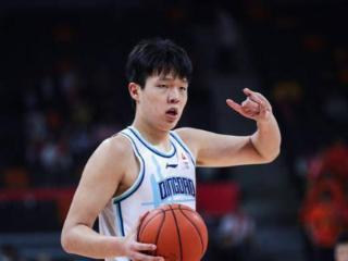 美国杨瀚森狂轰25+12！小杨赶紧去NBA吧，再留在CBA真的来不及了