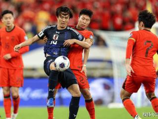 国足用盘外招？日本球迷：为了赢球耍小聪明，让FIFA罚中国队空场