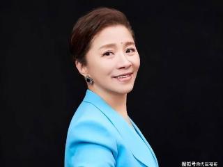 原来他们是夫妻，因戏生情恩爱40年，演完《小巷人家》终于红了