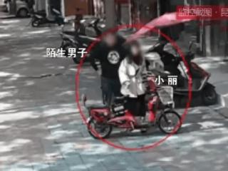 女子不同意结婚，前男友用枕头将其捂死后，把尸体运回老家