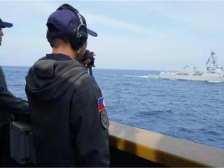 菲律宾海空兵力出动，拦截中国船只，没等解放军出手，船沉了