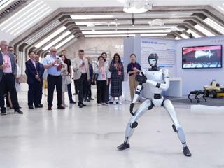 探访硬核产业 感知开放生态——“跨国企业上海行”海外代表在沪实地考察探寻合作新机